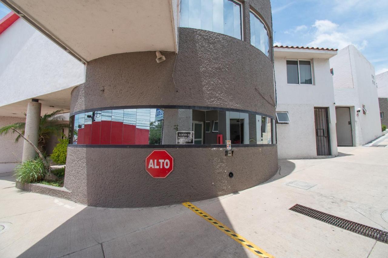 Auto Hotel Hacienda Arriba León Buitenkant foto